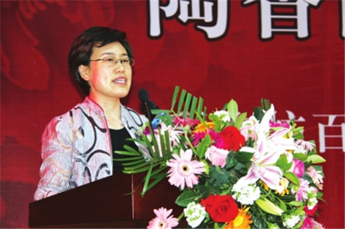 洛陽市委常委、組織部部長，洛陽市關(guān)心下一代工作委員會主任陳向平致辭