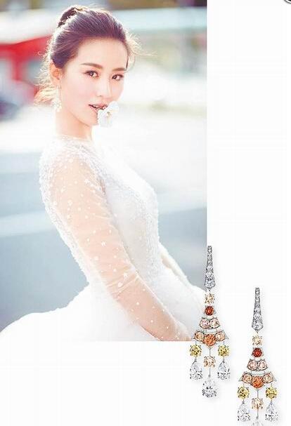 劉詩(shī)詩(shī)婚禮行頭值百萬(wàn) 不驕不躁剛剛好