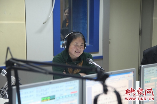 河南省工商局黨組書記、局長周春艷做客信息廣播