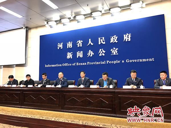 新聞發(fā)布會現場 新聞發(fā)布會現場