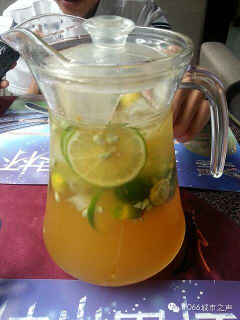 金桔青檸汁。唇齒留香！