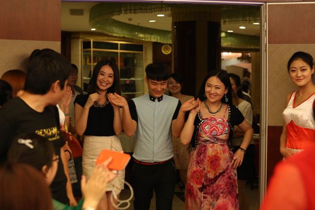 蔚藍、亞楠、安娜