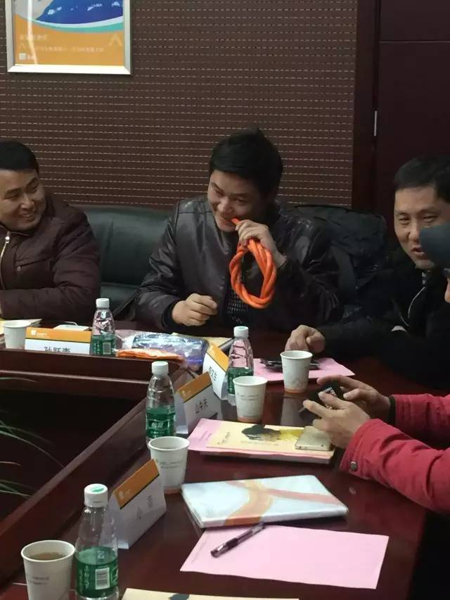 小編想問(wèn)一下咬膠管的孫老師，優(yōu)質(zhì)膠管的口感如何呢？