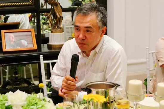 就藝術(shù)品投資收藏、人工智能、基因檢測等話題，劉東曉博士一一做了分析講解。