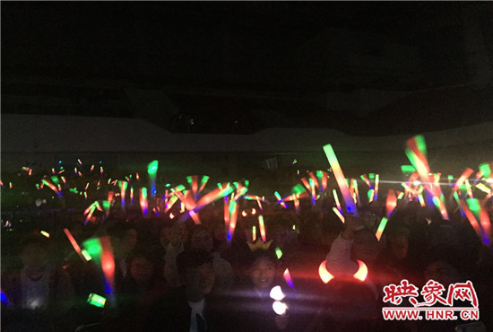 當晚現(xiàn)場約2500個座位全場爆滿，還有全國各地歌迷會趕來的歌迷們。