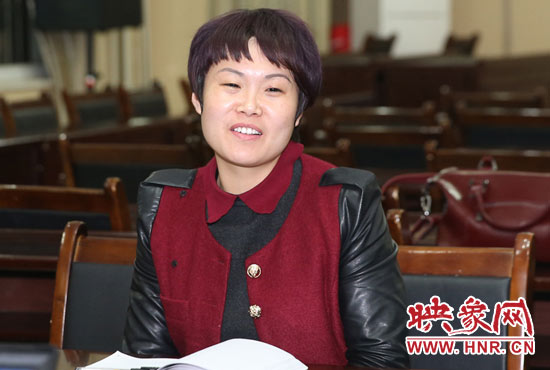 “焦裕祿式好干部”楊艷敏接受采訪。
