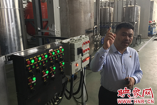 王鐵柱接受采訪 王鐵柱接受采訪