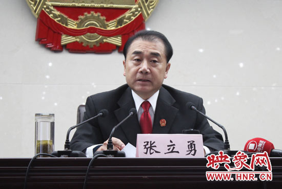 省高院院長張立勇說，全省法院一定要堅定為農(nóng)民工討薪的立場不動搖