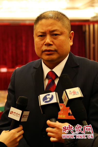 全國(guó)政協(xié)委員，河南弘昌集團(tuán)、信陽(yáng)毛尖集團(tuán)董事長(zhǎng)陳世強(qiáng)