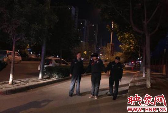 指認(rèn)犯罪現(xiàn)場。