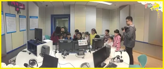 直播間原來(lái)是這樣滴！