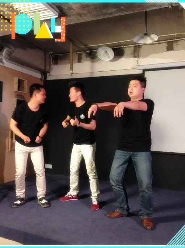 能看出這個場景主題是衛(wèi)生紙嗎？我讀書少，你別騙我……