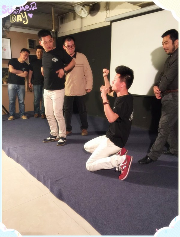 難度增加，連動作都由觀眾設(shè)定~行軍打仗中，路飛是有多怕死？