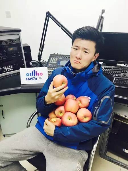 看來，我真的要裸了……