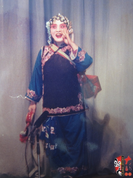 樊萍在《抬花轎》中飾花婆 樊萍在《抬花轎》中飾花婆