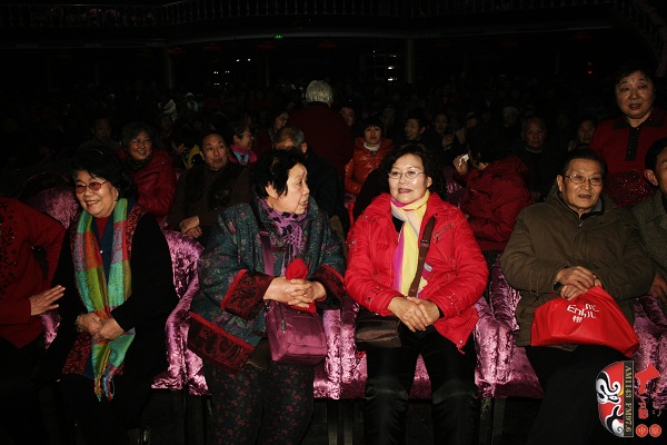 豫劇《朝陽溝》銀環(huán)媽扮演者、著名豫劇表演藝術(shù)家楊華瑞，著名豫劇表演藝術(shù)家王素君