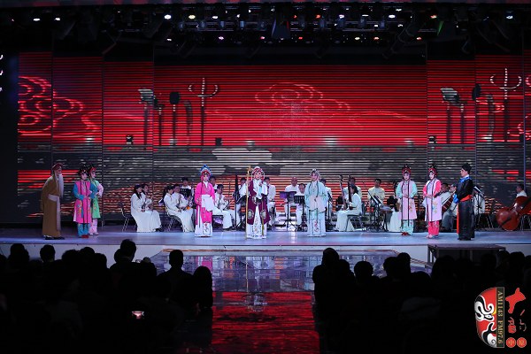 安陽市豫劇團(tuán)國(guó)家二級(jí)演員徐鳳表演音配像《對(duì)花槍》選段“老身家住南陽地”