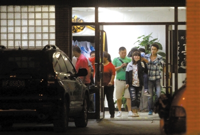 2012年9月17日，廠橋小學(xué)門口，一女子駕車錯將油門當(dāng)剎車，撞死一男學(xué)生。