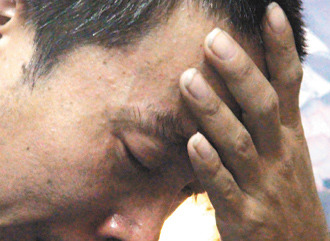 10歲方姓男童遭割喉殺害，父親淚流不止說(shuō)，小兒子走了，他不知道該如何活下去。 臺(tái)灣《聯(lián)合報(bào)》