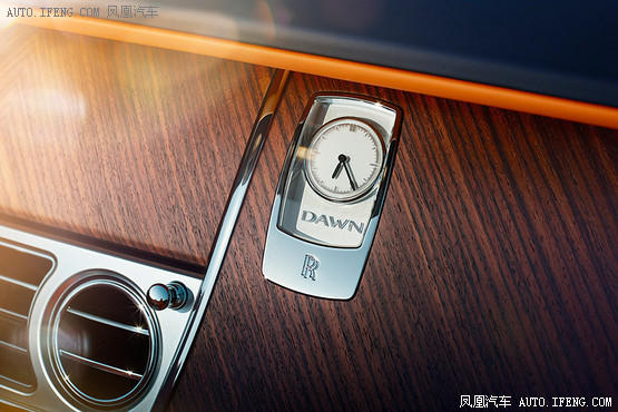 四座敞篷勞斯萊斯曜影將在廣州車展發(fā)布 四座敞篷勞斯萊斯曜影將在廣州車展發(fā)布