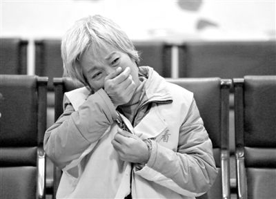 11月20日，河南省鹿邑縣法院，武文英涉嫌故意殺人被審。