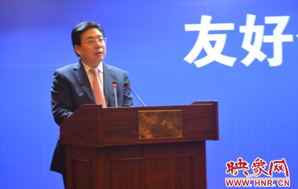 市委副書記、市長李柳身出席簽約儀式并講話 市委副書記、市長李柳身出席簽約儀式并講話