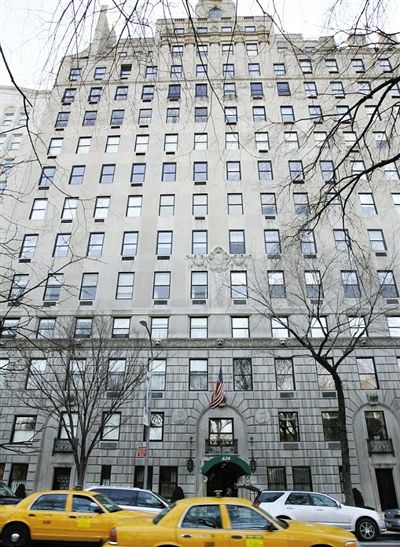 　　2005年，兩人以4400萬美元購入紐約市一套豪宅，裝修花了5000萬。