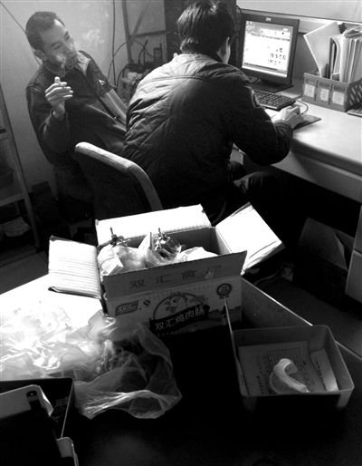 探秘假牙黑作坊:成本幾十元到醫(yī)院賣(mài)六千 探秘假牙黑作坊:成本幾十元到醫(yī)院賣(mài)六千