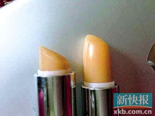 ■蘇小姐將其在專柜和聚美優(yōu)品購買的伊麗莎白雅頓唇膏對比，產(chǎn)品包裝和唇膏顏色明顯不同。