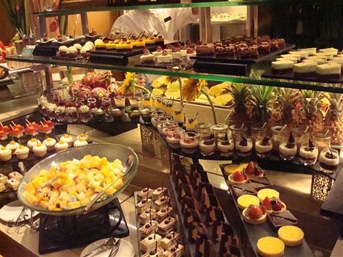 還怕吃不回本？7招教你吃垮自助餐