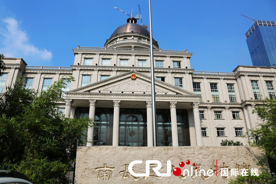 江蘇無(wú)錫曝六座山寨"白宮"