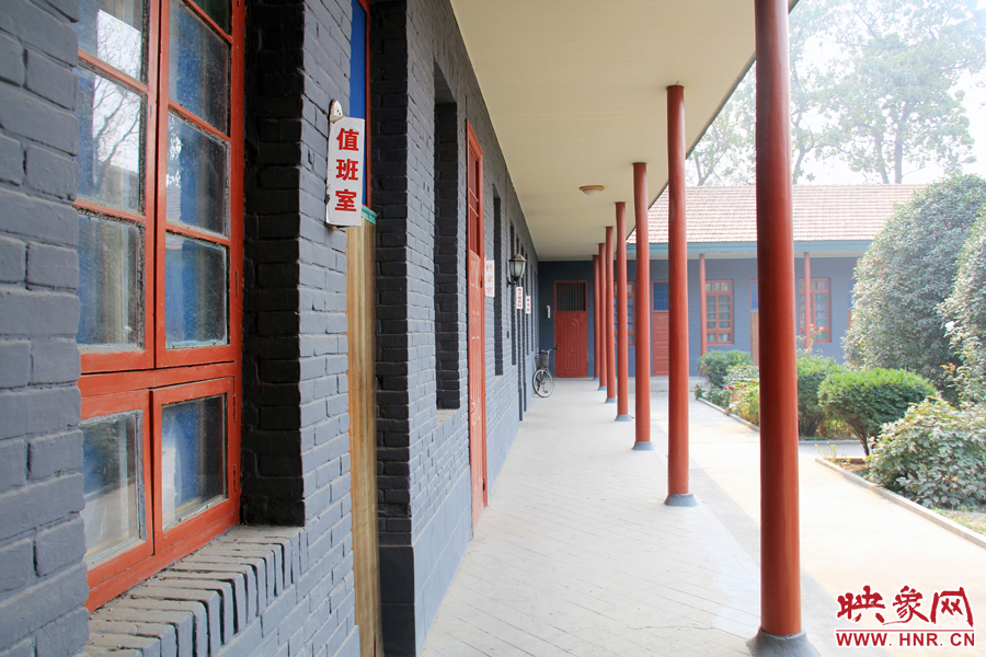 滑縣縣委辦公室院內一景