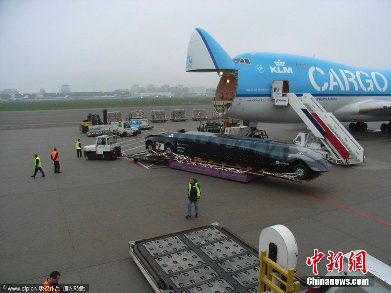 “超級(jí)巴士”在迪拜投入運(yùn)營 打造世界最豪華公交車 “超級(jí)巴士”在迪拜投入運(yùn)營 打造世界最豪華公交車