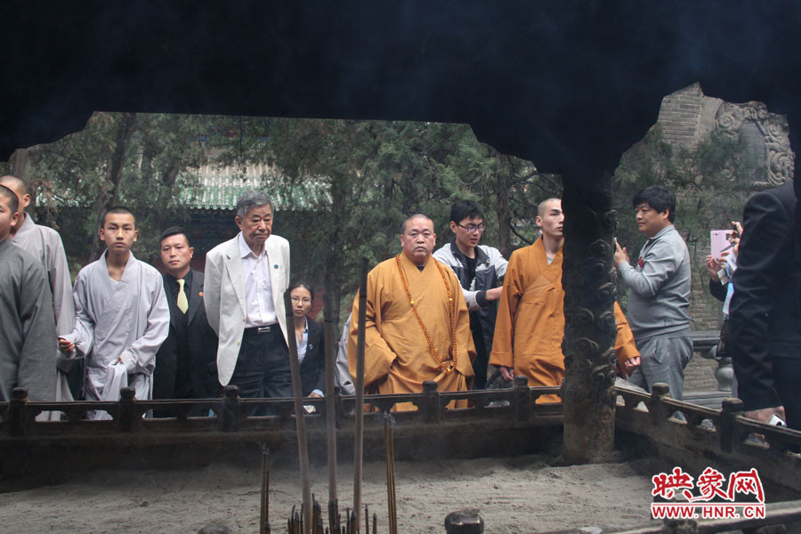 少林寺方丈與中國公共外交協(xié)會(huì)副會(huì)長舒乙