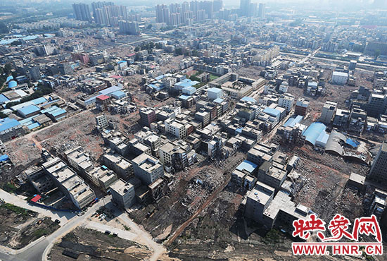 震驚！航拍鄭州城中村拆遷 宛如“地震災(zāi)區(qū)”