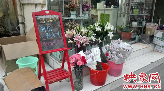 玫瑰、氣球翻倍漲價