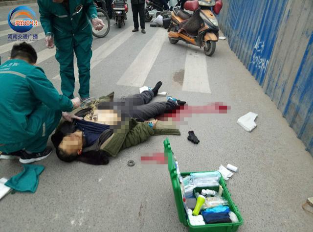 鄭州一面包車撞電動(dòng)車 電動(dòng)車主已無生命跡象