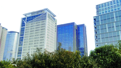 年底供地計劃近尾聲 大房企多城上演搶地戰(zhàn) 年底供地計劃近尾聲 大房企多城上演搶地戰(zhàn)