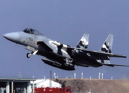 資料圖：日本空軍自衛(wèi)隊(duì)F15戰(zhàn)機(jī)。