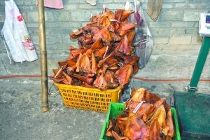 警方現(xiàn)場查獲的Y臘肉。