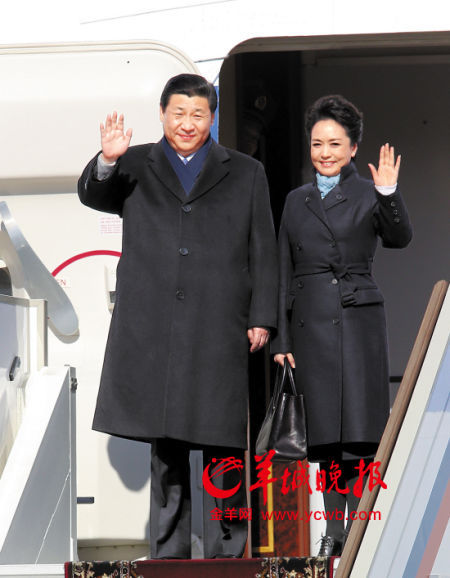 國家主席習近平首次出訪俄羅斯，夫人彭麗媛陪同。