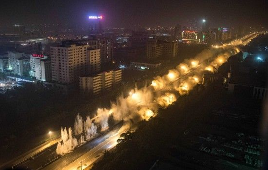 沌陽(yáng)高架爆破瞬間。