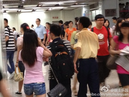 7月22日早上，上海地鐵6號(hào)線浦電路站，一男一女發(fā)生激烈口角，女子“指證”男子系“色狼”。