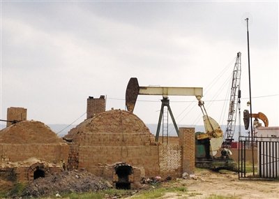 正在作業(yè)的揭蓋井，位于定邊縣紅柳溝鎮(zhèn)紅柳溝村。