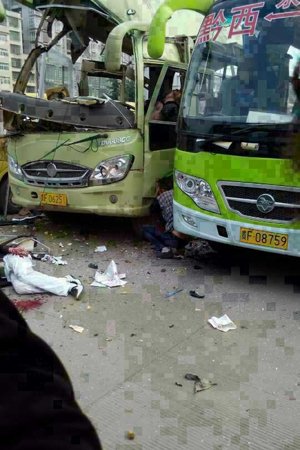 爆炸現(xiàn)場(chǎng)。圖片來自網(wǎng)絡(luò)