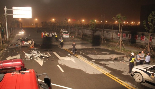 溫州致7人死車(chē)禍細(xì)節(jié)曝光:相撞時(shí)6人被拋出車(chē)外 溫州致7人死車(chē)禍細(xì)節(jié)曝光:相撞時(shí)6人被拋出車(chē)外