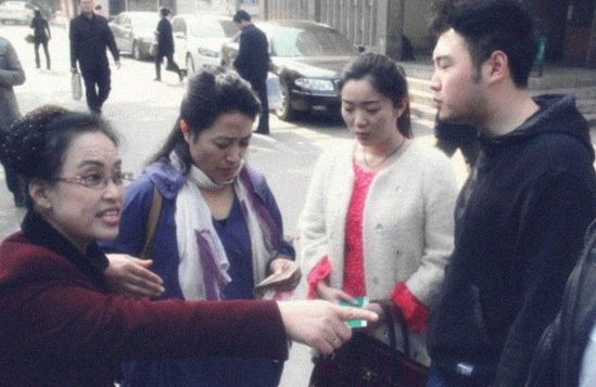 丈母娘從小張的存折中取了20000元，鑒定存折真假