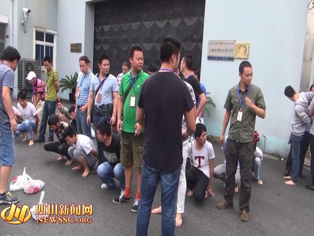 公安局管抓捕詐騙公司現(xiàn)場(chǎng)（警方視頻截圖）。