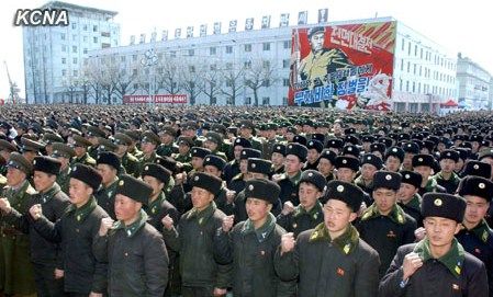 朝鮮黃海北道、咸鏡南道和南浦市11日舉行軍民大會，支持朝鮮人民軍最高司令部發(fā)言人聲明。