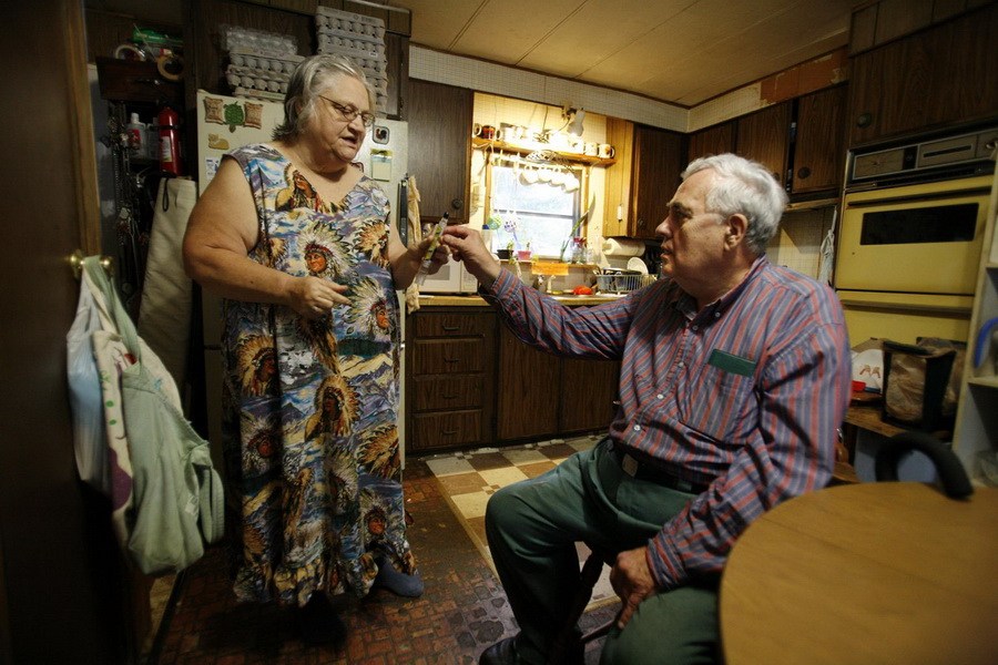9年前，里克在聽說奧德塞的生活陷入困境后又讓她回來和自己一起住。